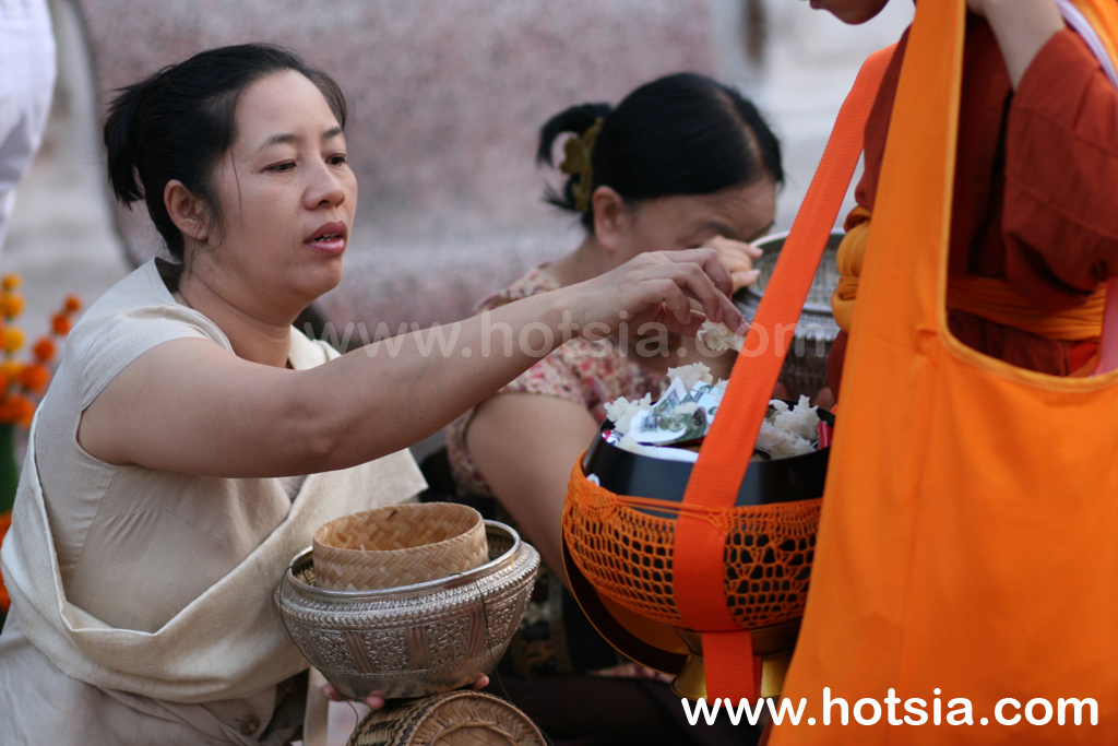 หลวงพระบาง การแต่งกายของชาวหลวงพระบาง