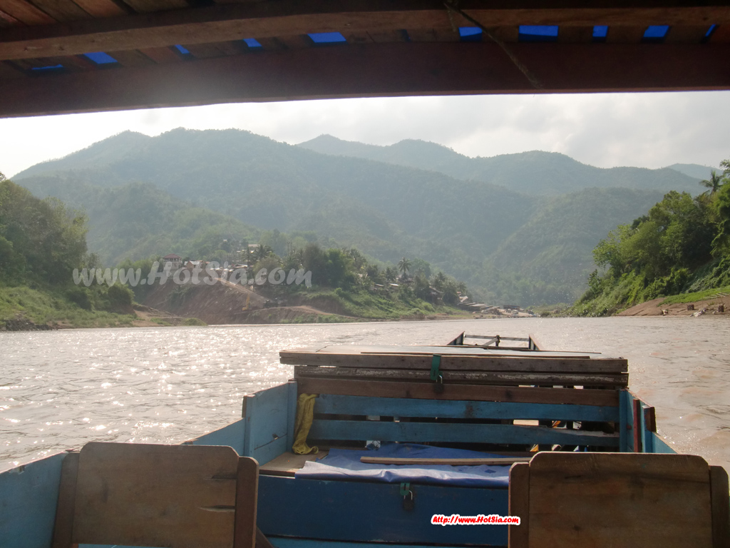 หลวงพระบาง ล่องเรือจากเมืองขัวไปเมืองงอย(muang khua to muang ngoi)