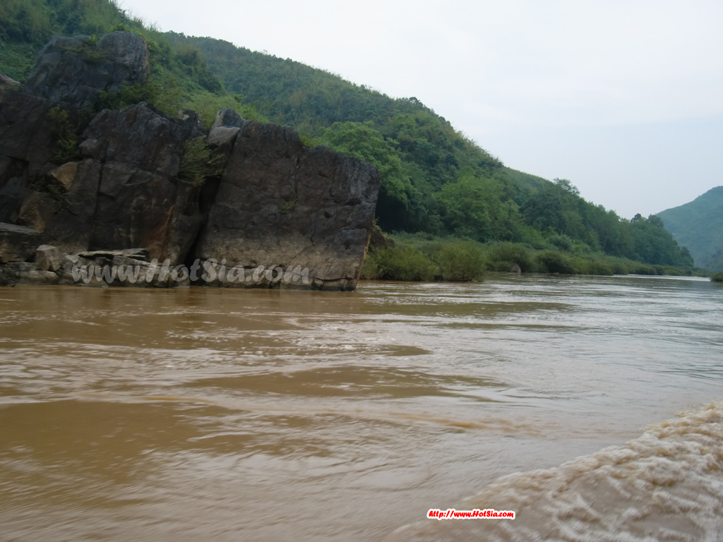 หลวงพระบาง ล่องเรือจากเมืองขัวไปเมืองงอย(muang khua to muang ngoi)