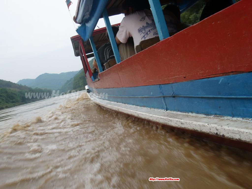 หลวงพระบาง ล่องเรือจากเมืองขัวไปเมืองงอย(muang khua to muang ngoi)