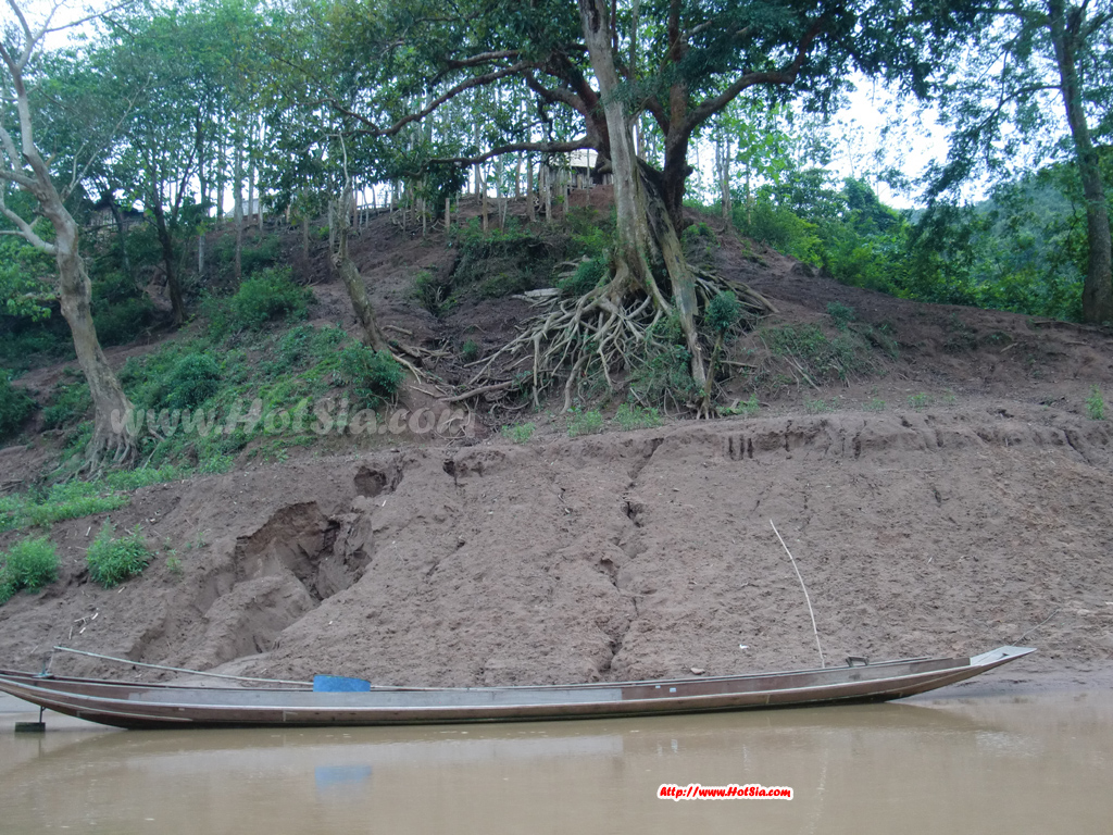 หลวงพระบาง ล่องเรือจากเมืองขัวไปเมืองงอย(muang khua to muang ngoi)