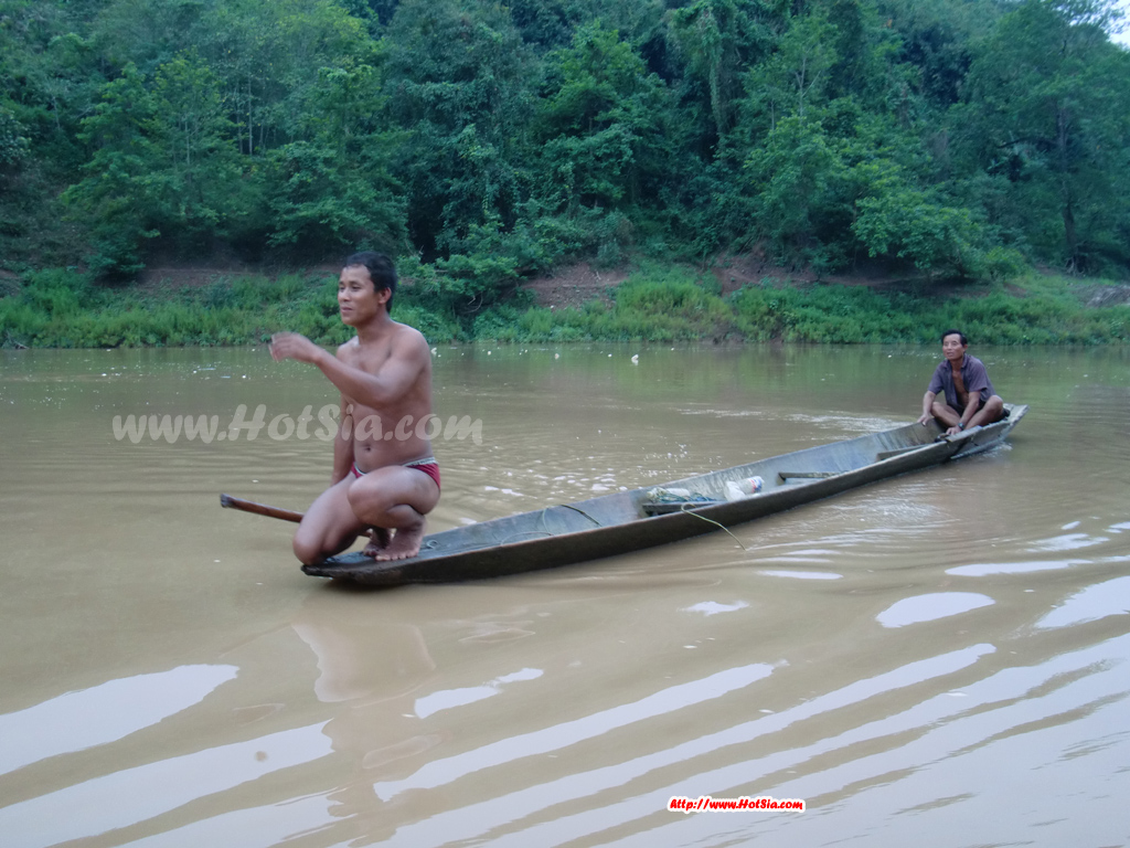 หลวงพระบาง ล่องเรือจากเมืองขัวไปเมืองงอย(muang khua to muang ngoi)