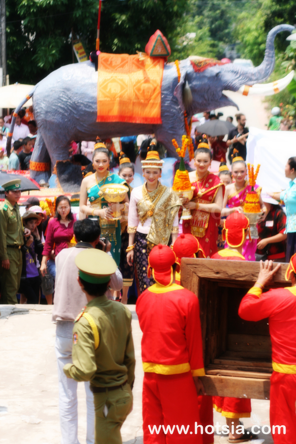 หลวงพระบาง นางสังขาน สงกรานต์หลวงพระบาง
