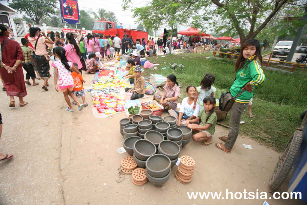 หลวงพระบาง วันโล๊ะ สงกรานต์หลวงพระบาง