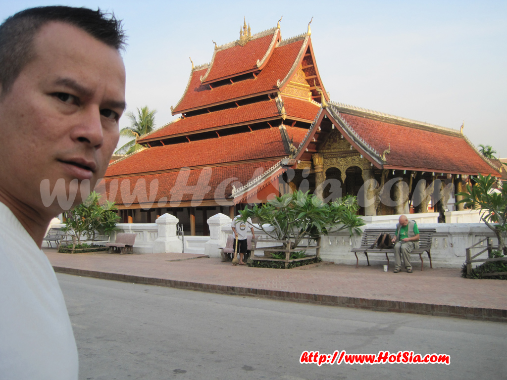 หลวงพระบาง ตักบาตรข้าวเหนียวหลวงพระบาง