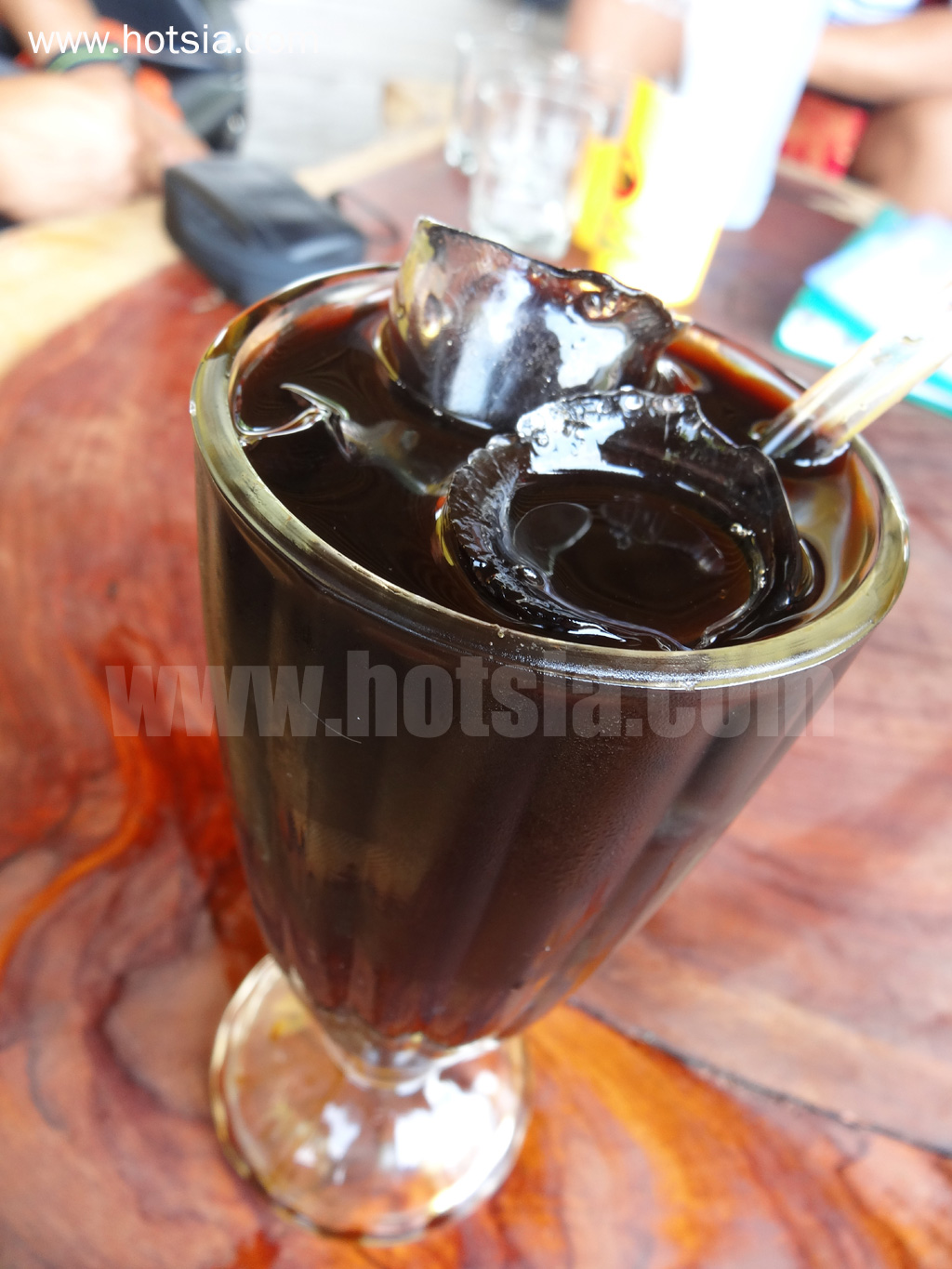 เที่ยวหลวงพระบางด้วยตัวเอง ร้านอาหารบีช วิวแม่น้ำโขงหลวงพระบาง