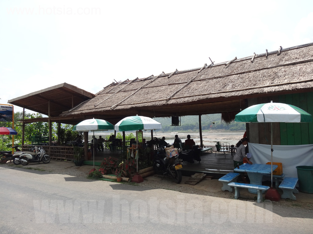 เที่ยวหลวงพระบางด้วยตัวเอง ร้านอาหารบีช วิวแม่น้ำโขงหลวงพระบาง
