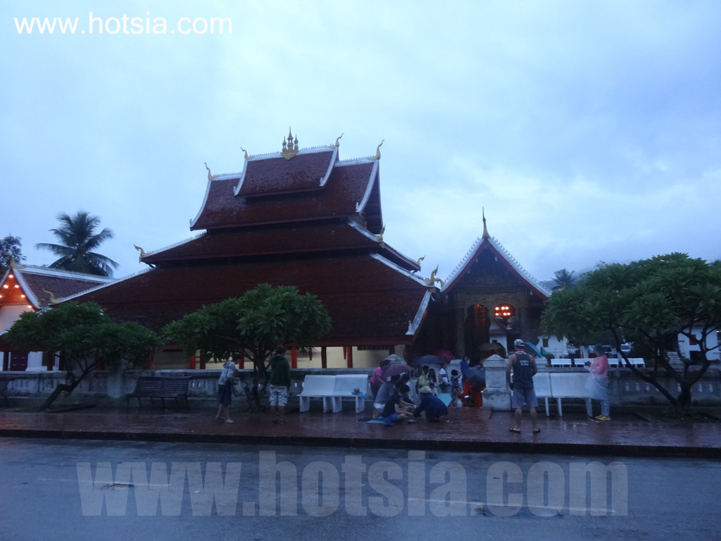หลวงพระบาง สะพายเป้เที่ยวหลวงพระบาง