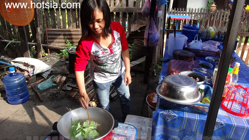 เที่ยวหลวงพระบางด้วยตัวเอง เฝอนางน้อยในหลืบซอยหลวงพระบาง