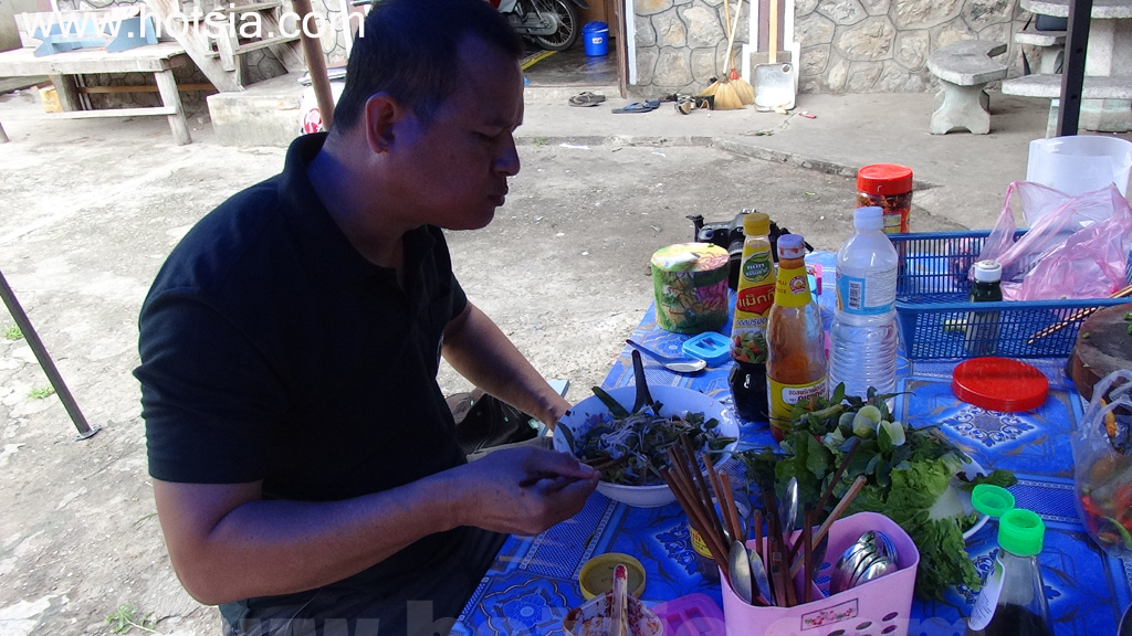 เที่ยวหลวงพระบางด้วยตัวเอง เฝอนางน้อยในหลืบซอยหลวงพระบาง