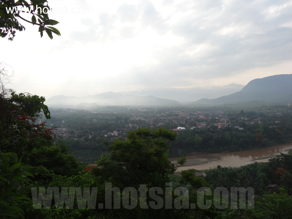 เที่ยวหลวงพระบางด้วยตัวเอง พระธาตุพูสี หลวงพระบาง 2013