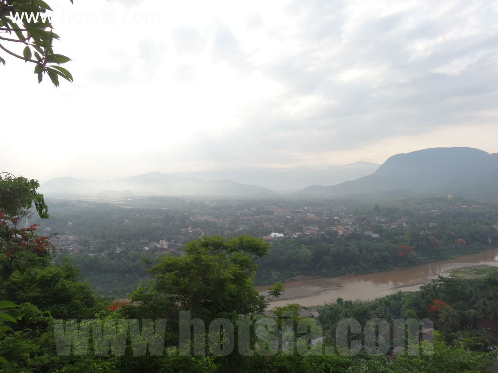 เที่ยวหลวงพระบางด้วยตัวเอง พระธาตุพูสี หลวงพระบาง 2013