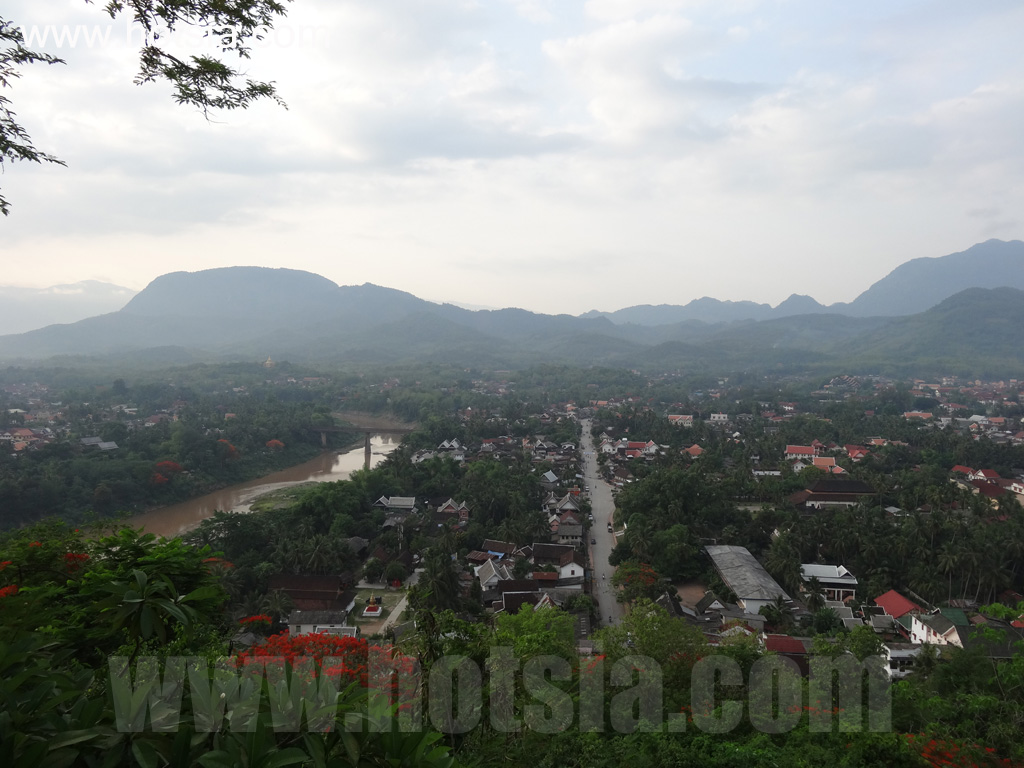เที่ยวหลวงพระบางด้วยตัวเอง พระธาตุพูสี หลวงพระบาง 2013