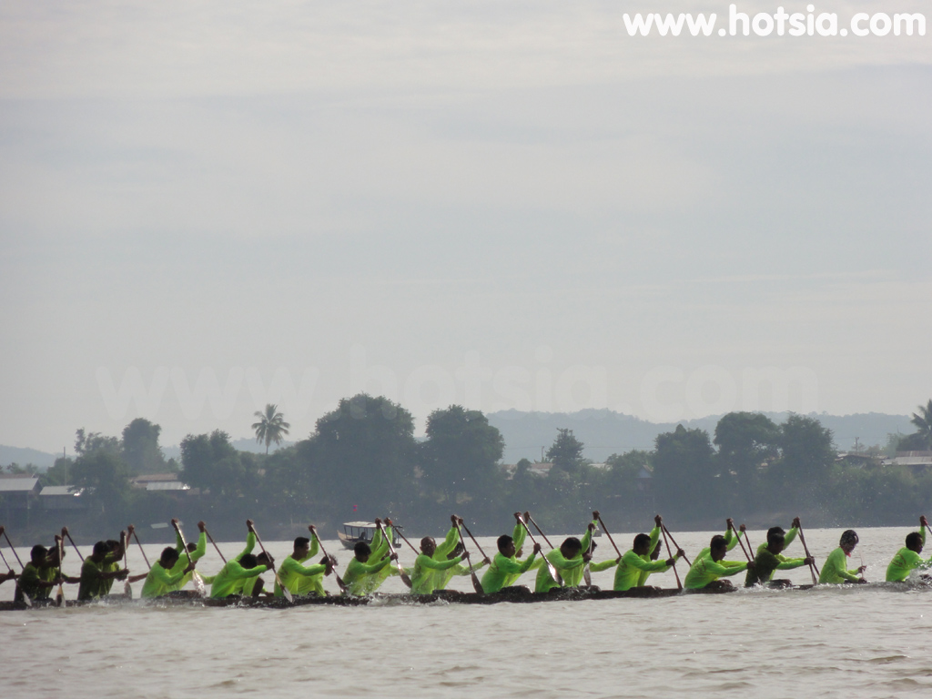 เที่ยวปากเซ จำปาสัก งานแข่งเรือประจำปีที่ดอนโขง แขวงจำปาสัก