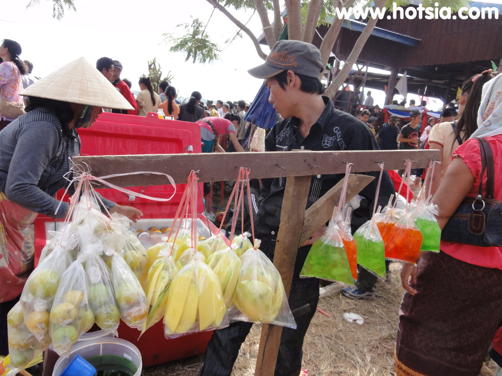 เที่ยวปากเซ จำปาสัก งานแข่งเรือประจำปีที่ดอนโขง แขวงจำปาสัก