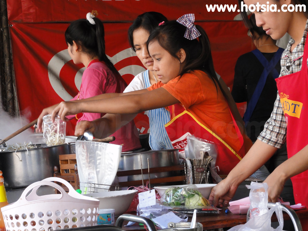 เที่ยวปากเซ จำปาสัก ร้านเฝอปากเซ