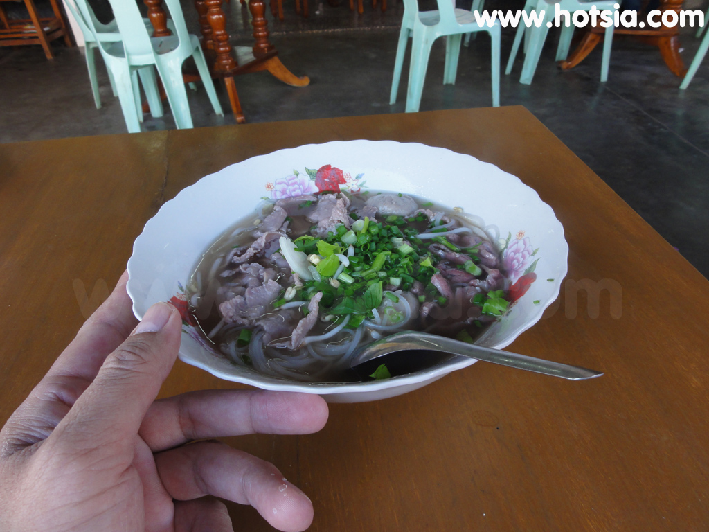 เที่ยวปากเซ จำปาสัก ร้านเฝอปากเซ