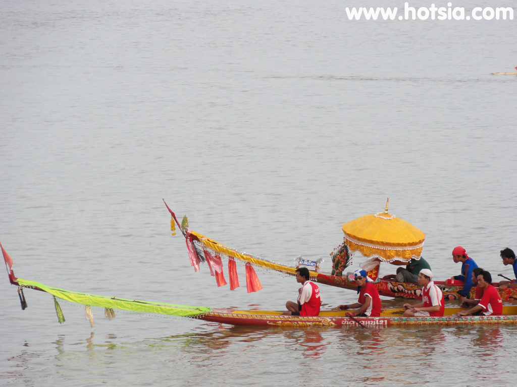 เที่ยวปากเซ จำปาสัก เดินเล่นดอนโขงก่อนวันแข่งเรือ