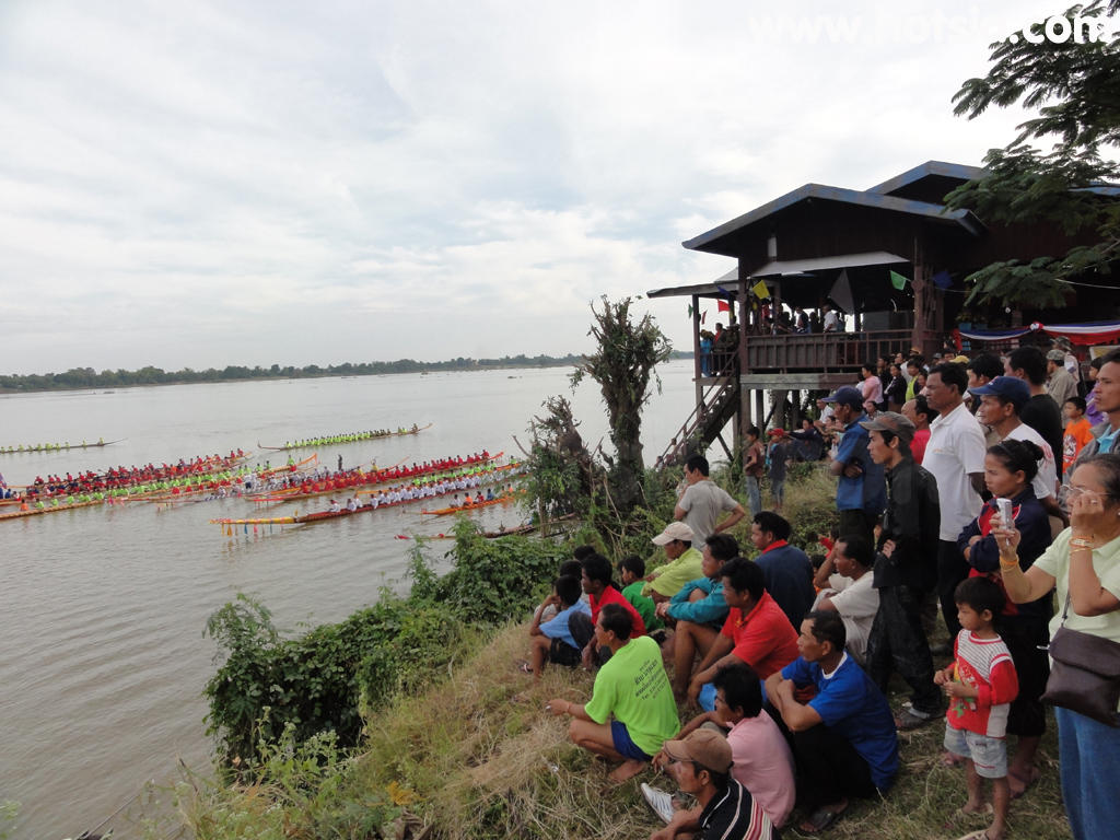 เที่ยวปากเซ จำปาสัก เดินเล่นดอนโขงก่อนวันแข่งเรือ