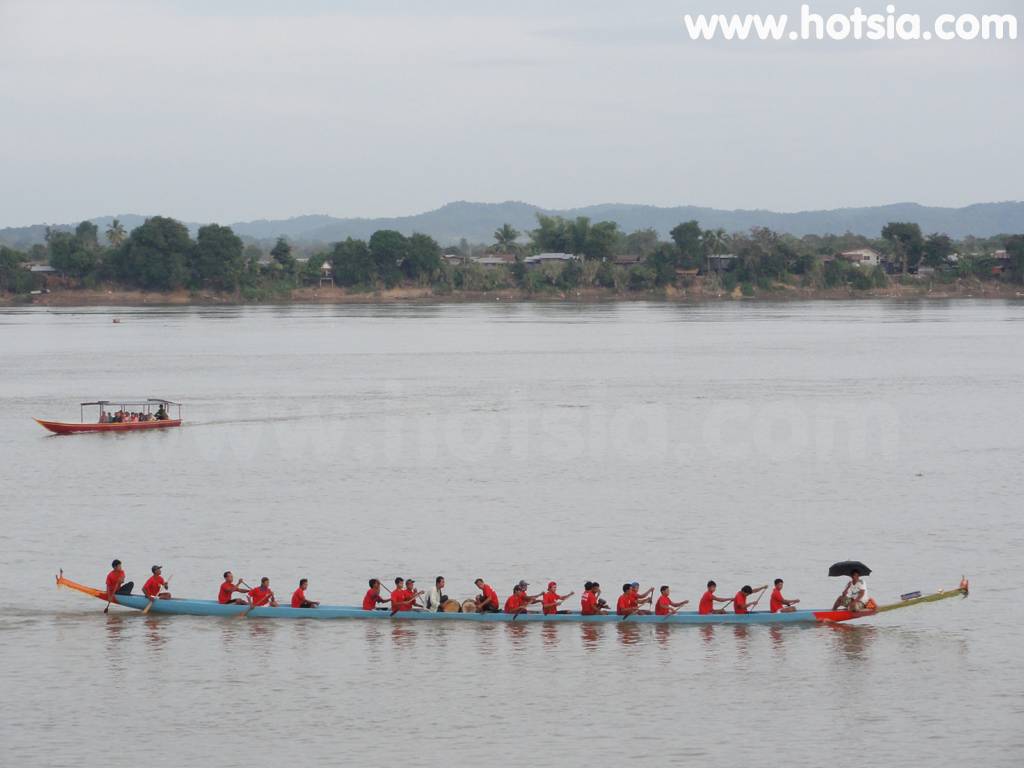 เที่ยวปากเซ จำปาสัก เดินเล่นดอนโขงก่อนวันแข่งเรือ