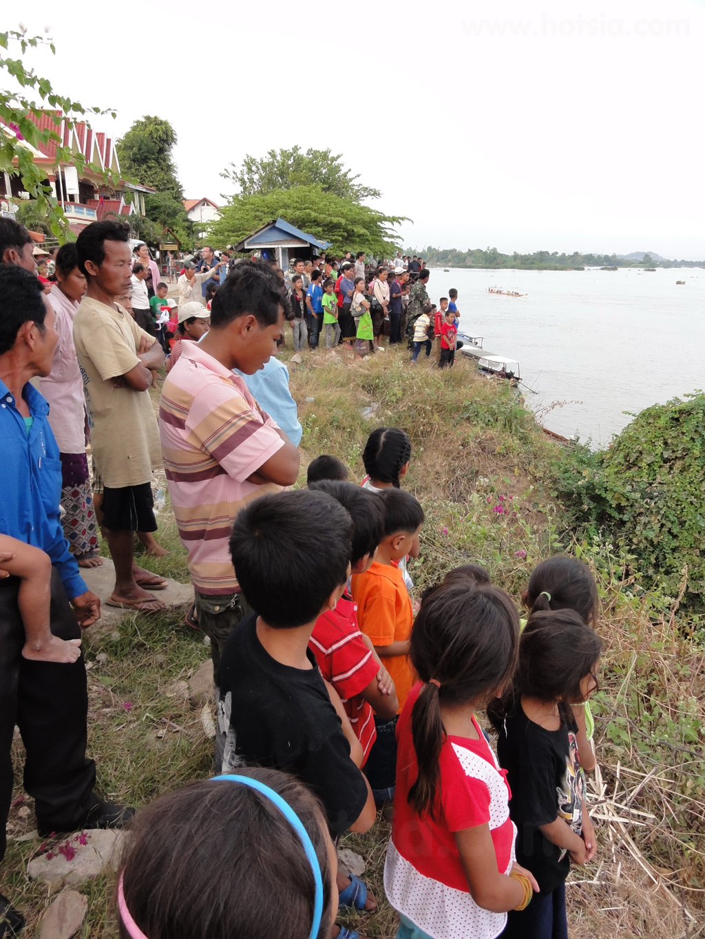 เที่ยวปากเซ จำปาสัก เดินเล่นดอนโขงก่อนวันแข่งเรือ