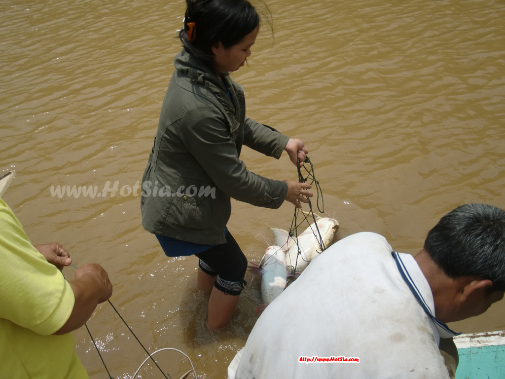ประเทศลาว แขวงพงสาลี ล่องเรือจากหาดสาไปเมืองขัว(hat sa to muang khua)