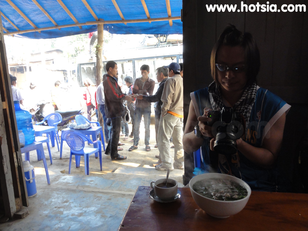 พงสาลี เดินทางจากเมืองขวาประเทศลาวไปเดียนเบียนฟู