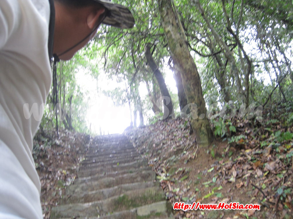 ประเทศลาว แขวงพงสาลี พระธาตุภูฟ้า(phou Fha)