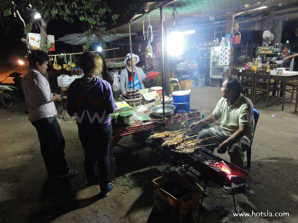 สะหวันนะเขต ไก่ย่างเซโน สะหวันนะเขต ลาว