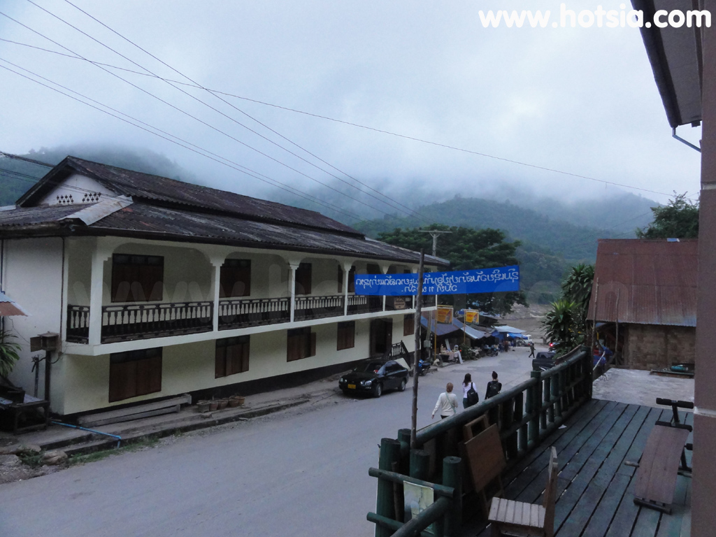 แขวงไชยบุรี บ้านท่าส่วง หรือบ้านท่าส่วง เมืองหงสา แขวงไชยบุรี