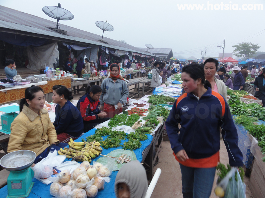 แขวงไชยบุรี ตลาดเช้าเมืองหงสา แขวงไชยบุรี