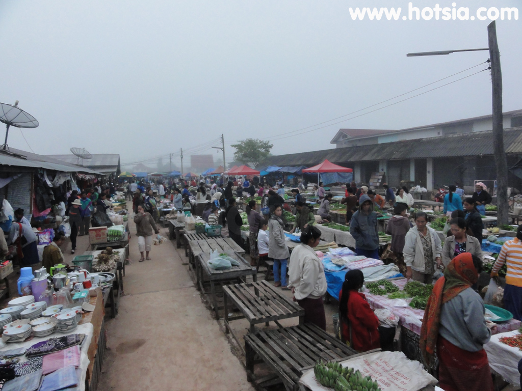 แขวงไชยบุรี ตลาดเช้าเมืองหงสา แขวงไชยบุรี