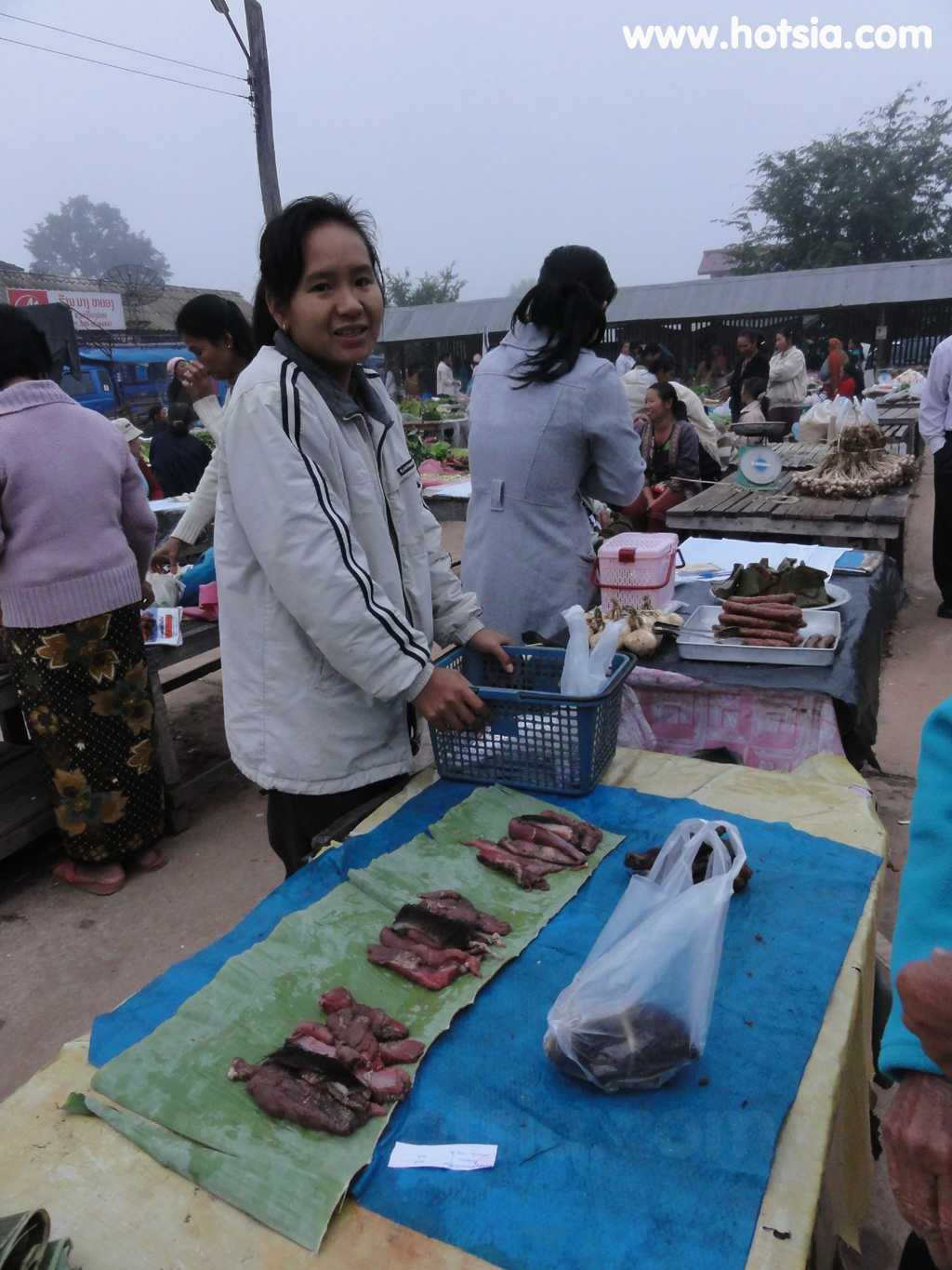 แขวงไชยบุรี ตลาดเช้าเมืองหงสา แขวงไชยบุรี