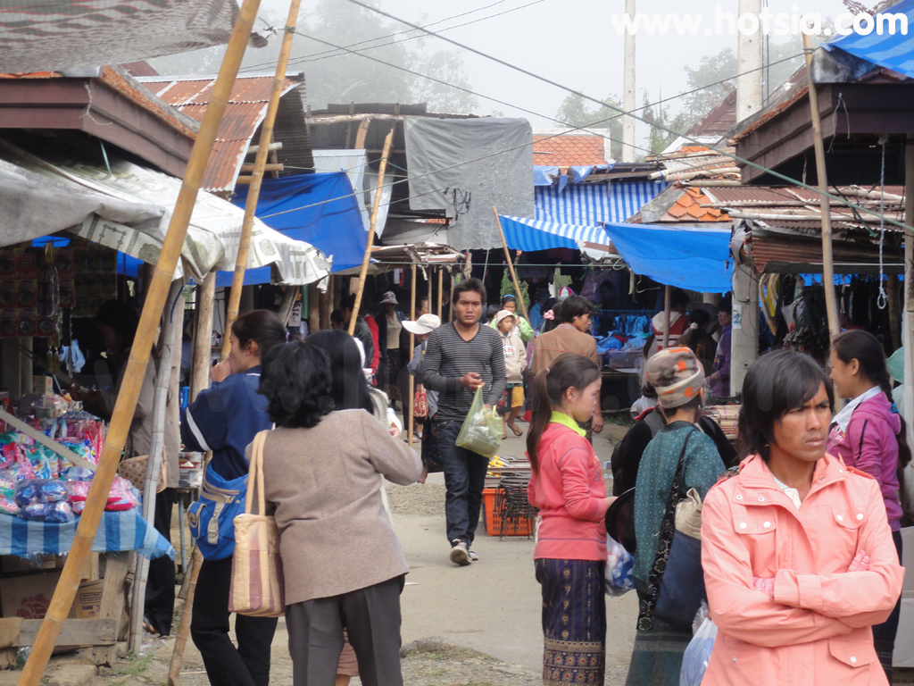 แขวงไชยบุรี ตลาดชายแดนห้วยโก๋น จังหวัดน่าน