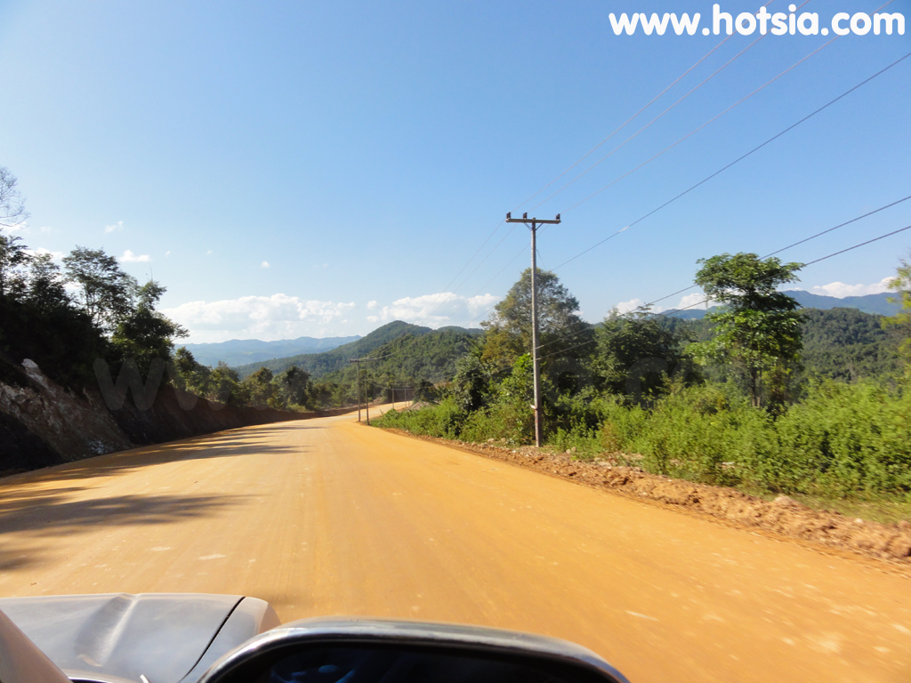 แขวงไชยบุรี เมืองเงิน แขวงไชยบุรี เข้าทางด่านห้วยโก๋น-น้ำเงิน