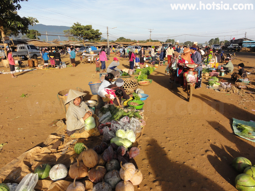 เที่ยวปากเซ จำปาสัก ตลาดเช้าท่าแตงแขวงเซกอง ลาว