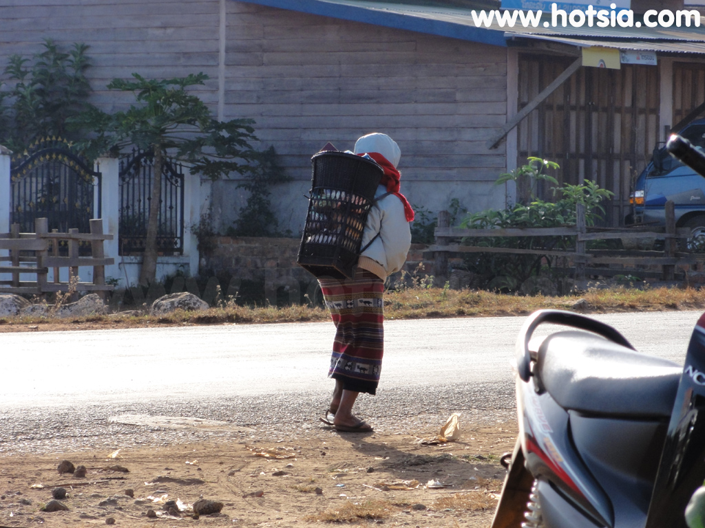 เที่ยวปากเซ จำปาสัก ตลาดเช้าท่าแตงแขวงเซกอง ลาว