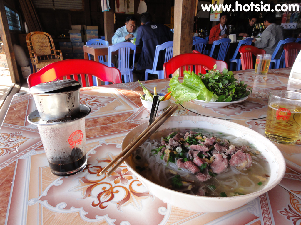 เที่ยวปากเซ จำปาสัก ตลาดเช้าท่าแตงแขวงเซกอง ลาว