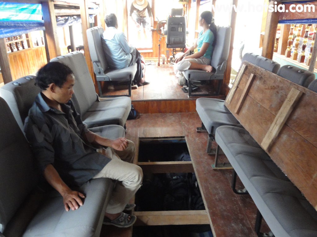 แขวงอุดมไชย นั่งเรือช้าจากห้วยทรายไปปากแบงหลวงพระบาง