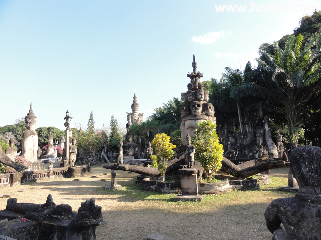 เที่ยวเวียงจันทน์ สวนพระ Buddha park เวียงจันทน์