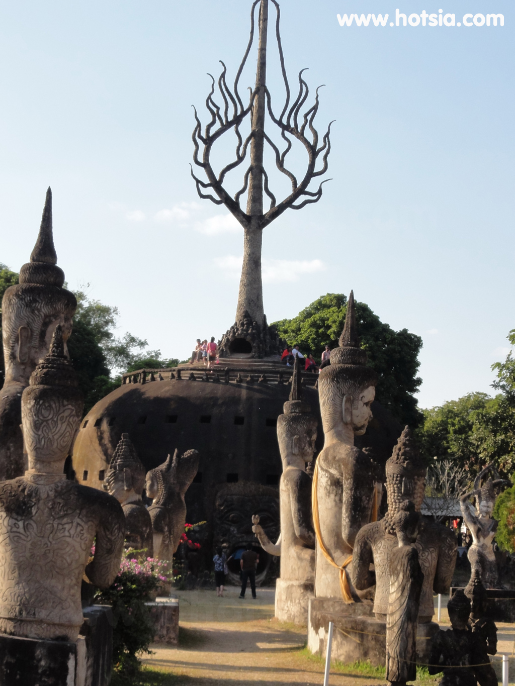 เที่ยวเวียงจันทน์ สวนพระ Buddha park เวียงจันทน์