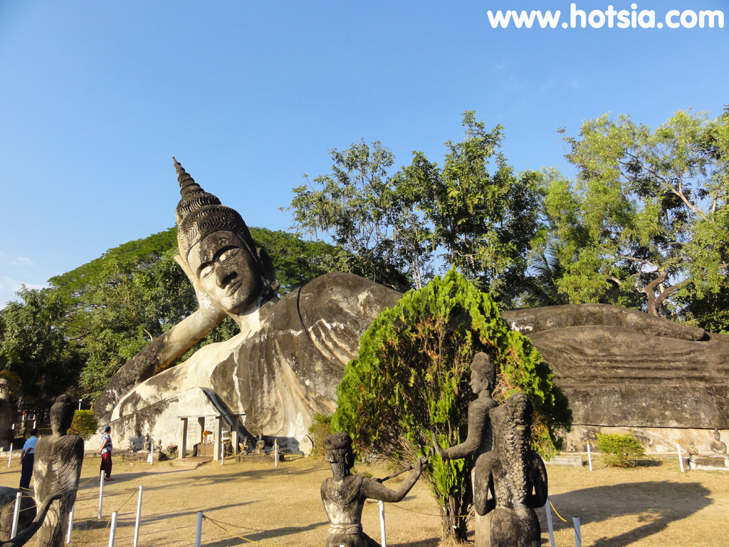 เที่ยวเวียงจันทน์ สวนพระ Buddha park เวียงจันทน์