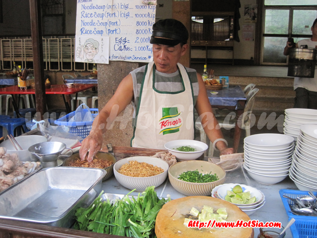 เที่ยวลาว เวียงจันทน์ ข้าวเปียกอาหารเช้าของชาวเวียงจันทน์