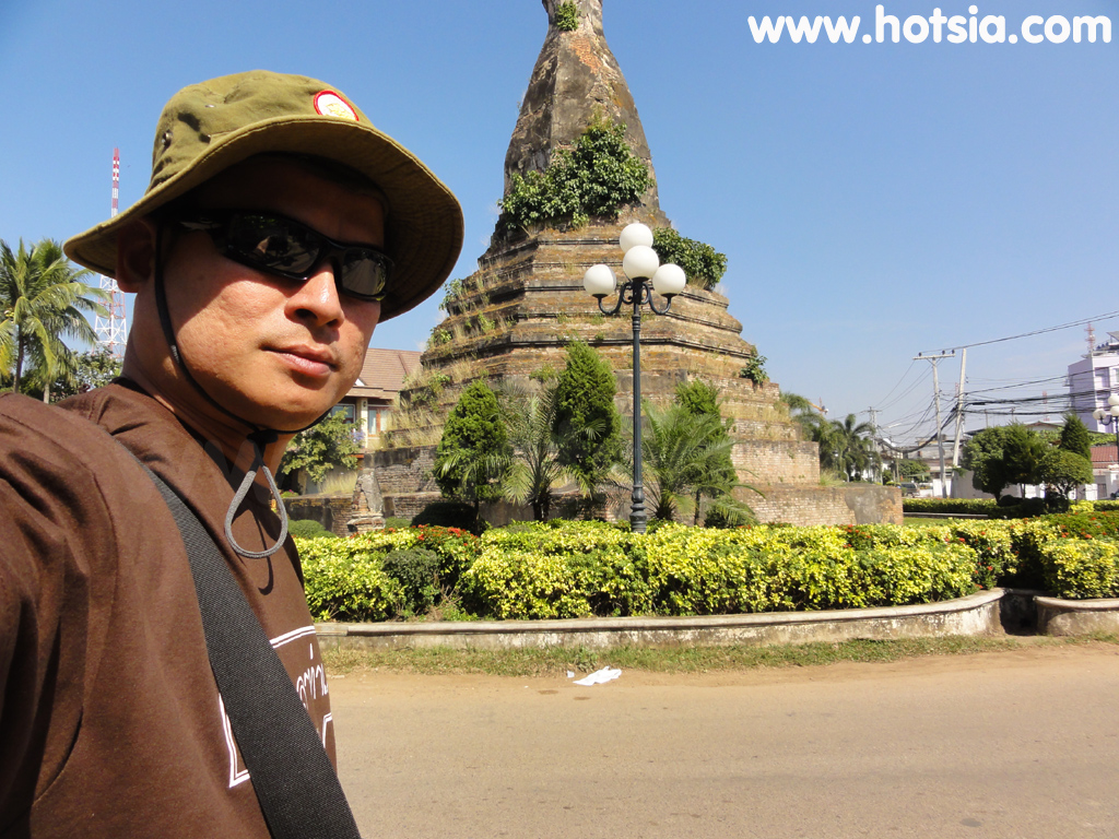 เที่ยวเวียงจันทน์ พระธาตุดำ เวียงจันทน์