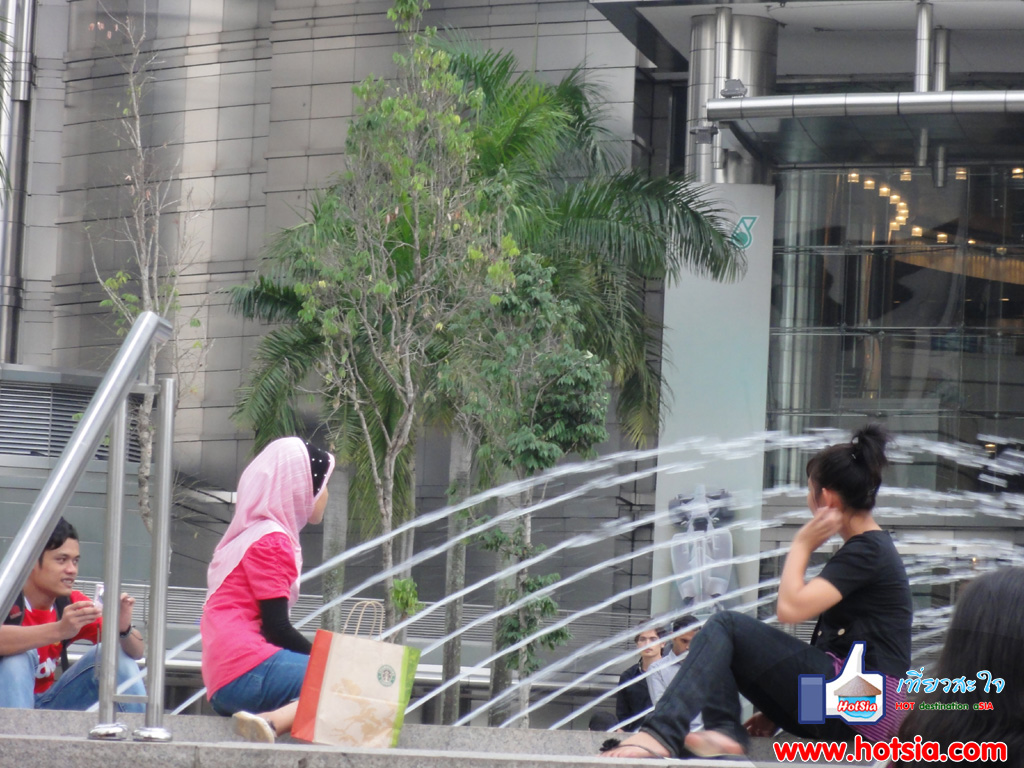เที่ยวมาเลเซีย ตึกปิโตรนาส ในกัวลาลัมเปอร์ มาเลเซีย (Petronas twin tower)