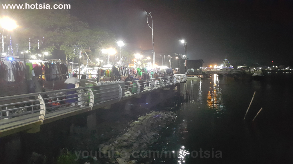 เขตอิรวดี ถนนคนเดินพะสิม