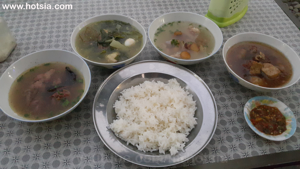 เที่ยวพม่า รัฐกะฉิ่น ไนท์มาเต็มถนนคนเดินของกิน มิตจีนา รัฐกะฉิ่น พม่า