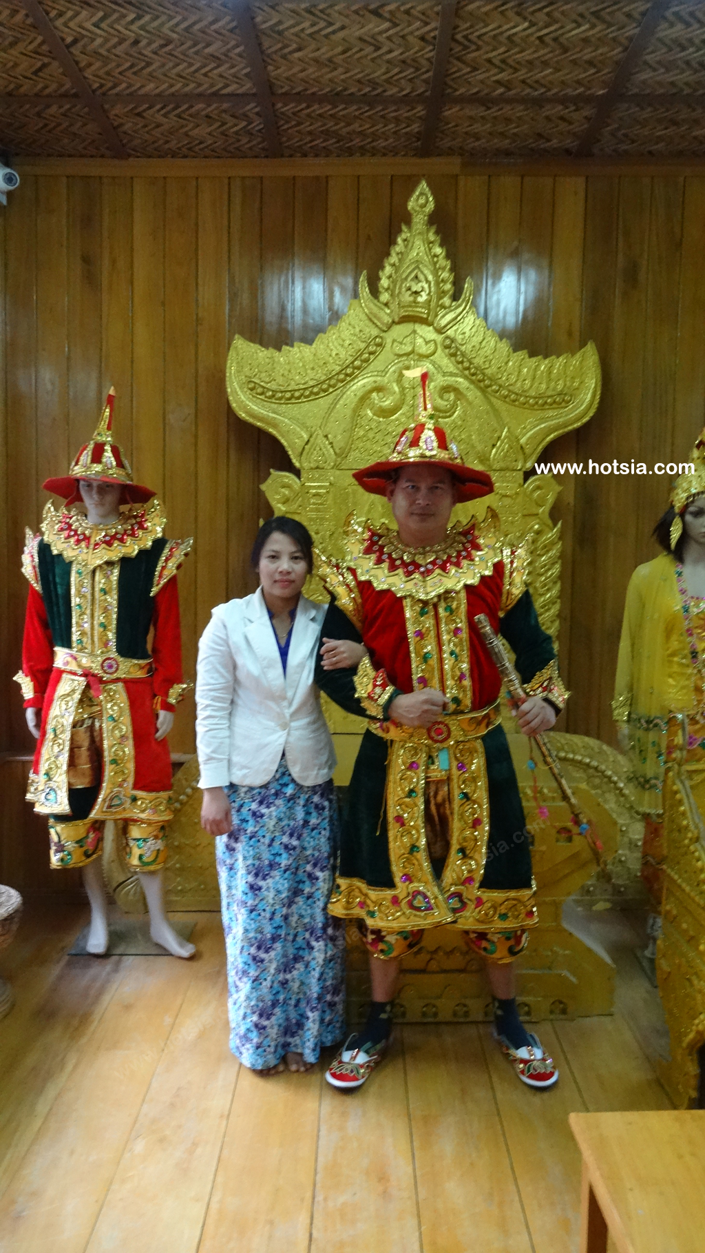 เที่ยวพม่าด้วยตัวเอง มัณฑเลย์ แต่งชุดกษัตริย์ ในบากัน พุกาม พม่า