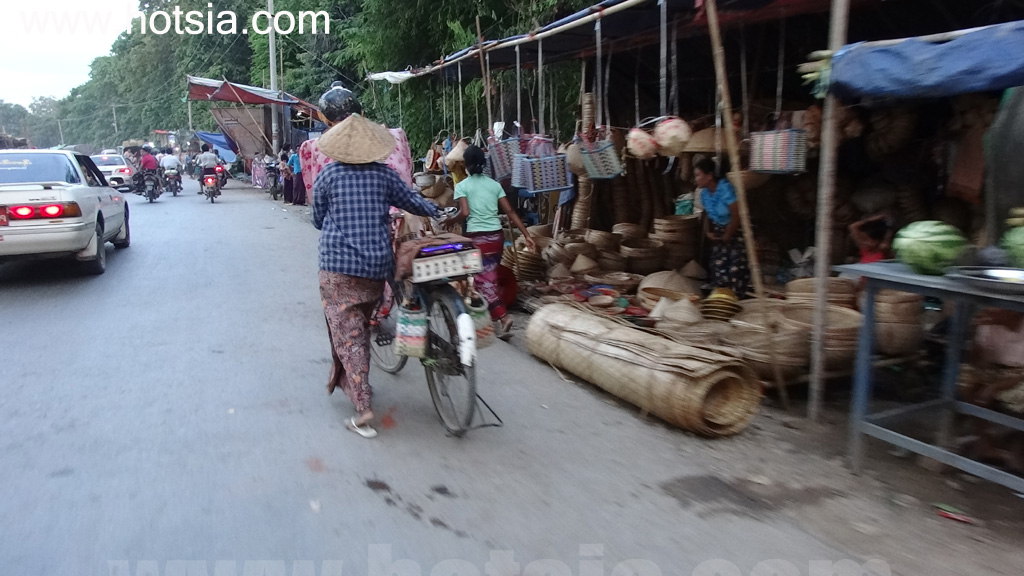 เที่ยวพม่าด้วยตัวเอง เที่ยวมัณฑะเลย์ด้วยตัวเอง ตลาดเทพี มัณฑะเลย์