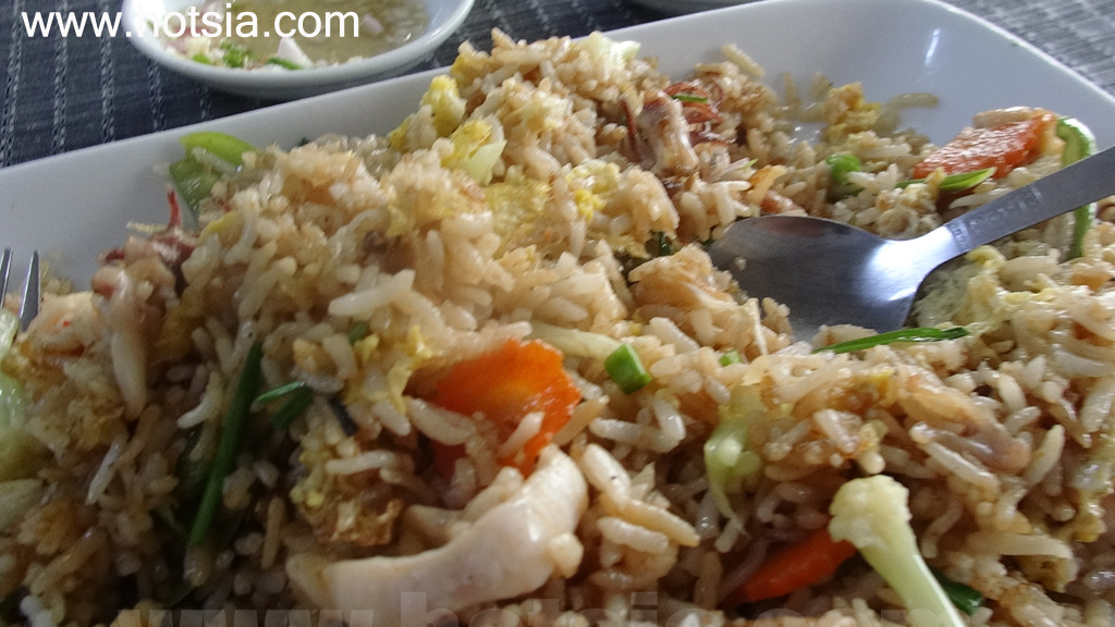 เที่ยวมะละแหม่งด้วยตัวเอง ร้านอาหารแนะนำในมะละแหม่ง ไก่ผัดมะละแหม่ง